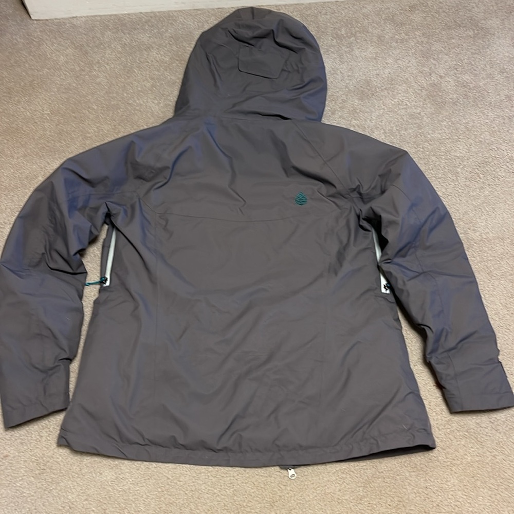 Stio Women's Shot 7 Down Jacket size XL
Excellent condition - Picture 7 of 9